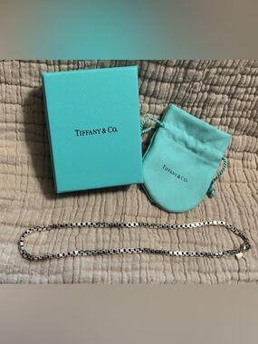 Vintage Never Worn Tiffany & Co. Sterling Silver Venetian Necklace 18 Inches